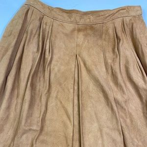 CARLISLE  Suede Leather Aline Skirt in Chestnut With Boxpleat Size 8 A011021